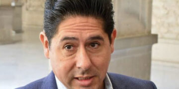 Sale Serratos del Gabinete