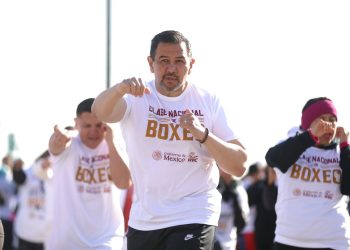 15 mil juarenses en clase de box en la Plaza de la Mexicanidad